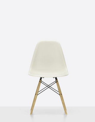 Eames Plastic Side Chair DSW